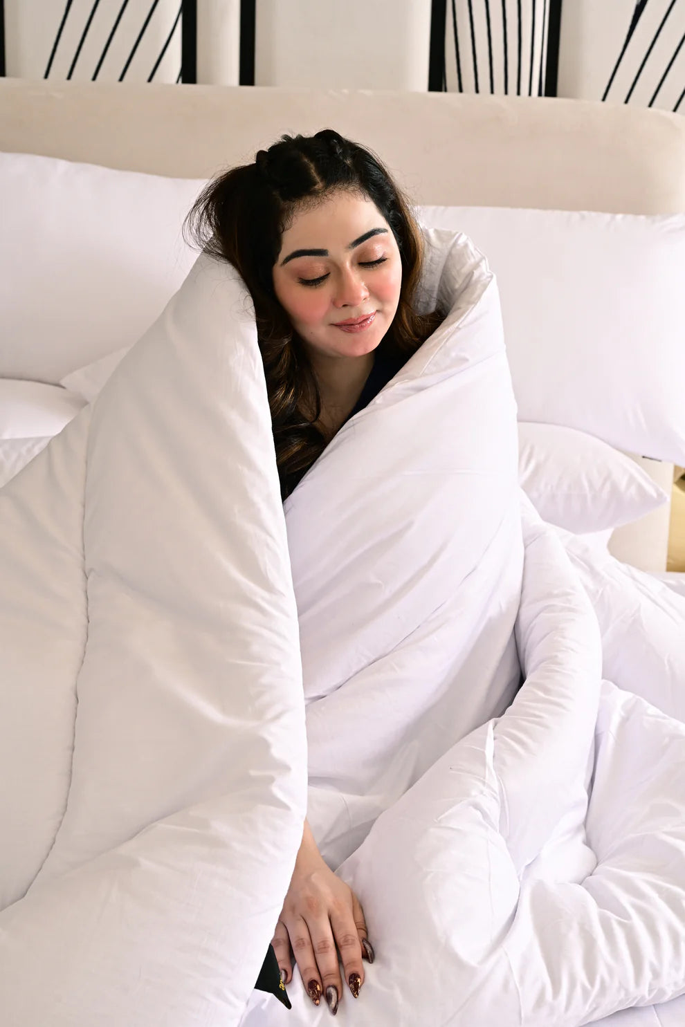 9 PCs White Filling Deal(4 Cuhsions+4 Pillows+Quilt)