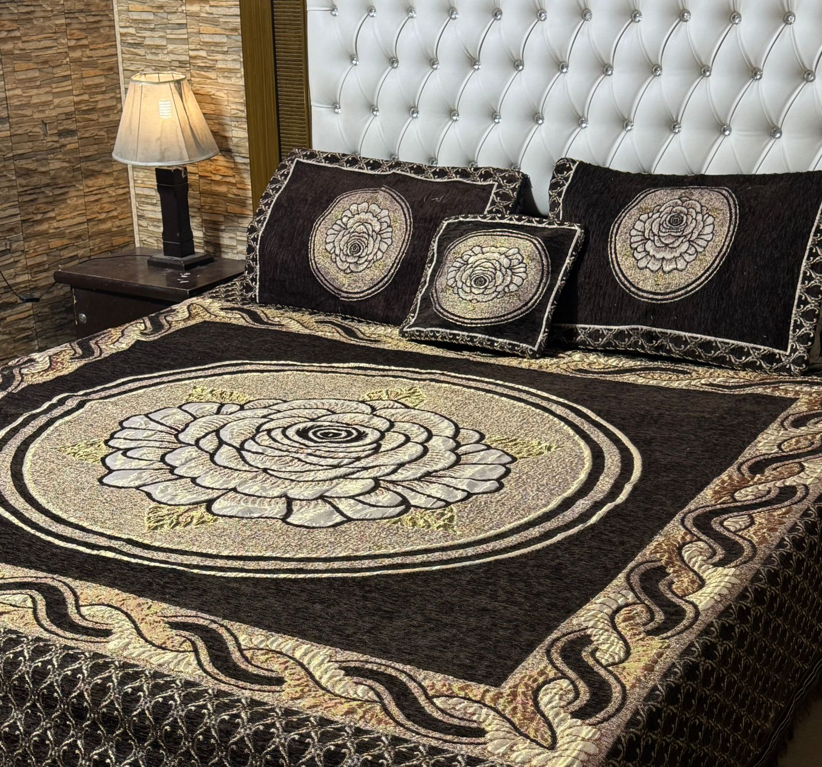 4Pc Velvet Jaquard Bedsheet (Ds No 1023)