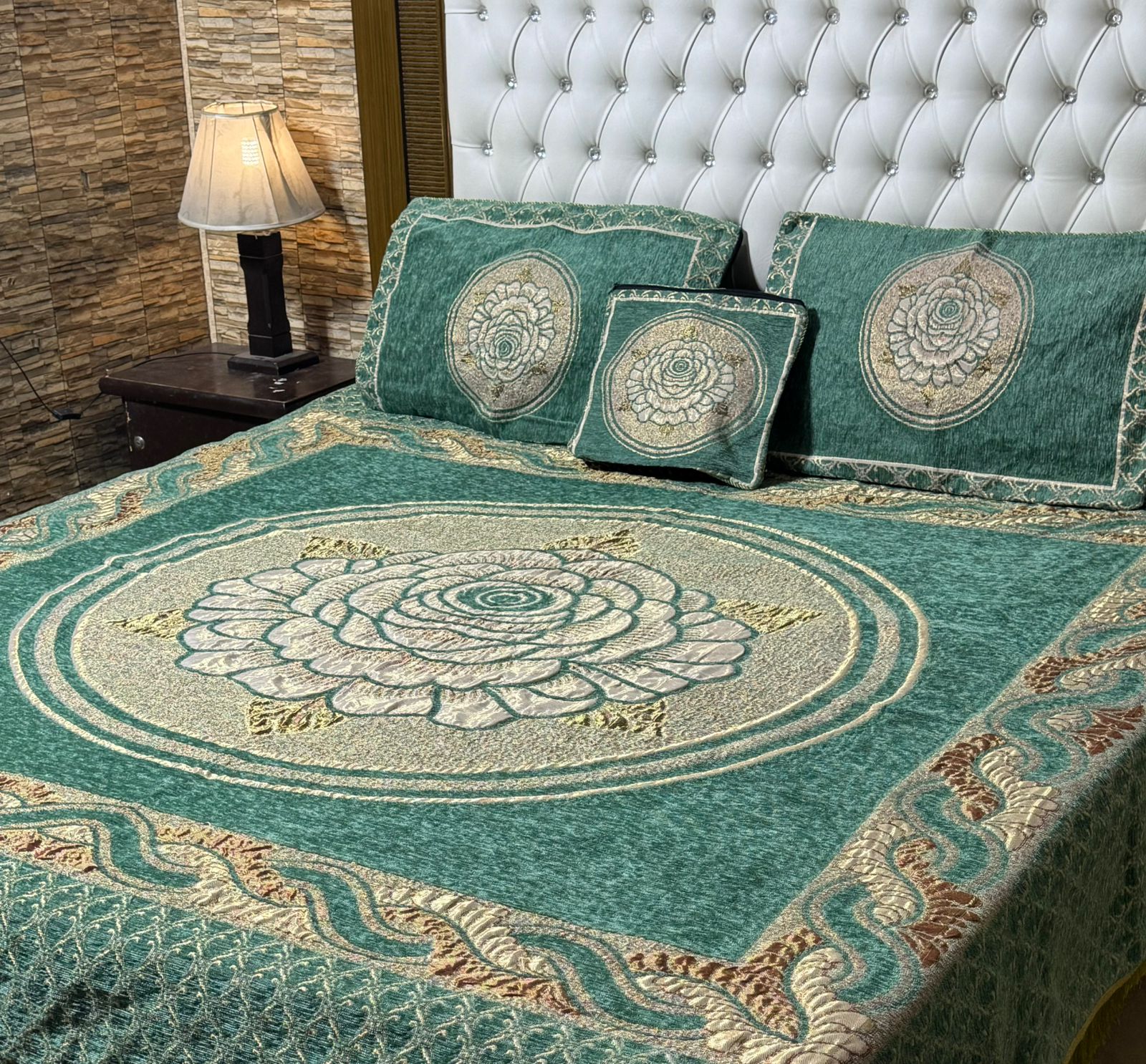 4Pc Velvet Jaquard Bedsheet (Ds No 1037)