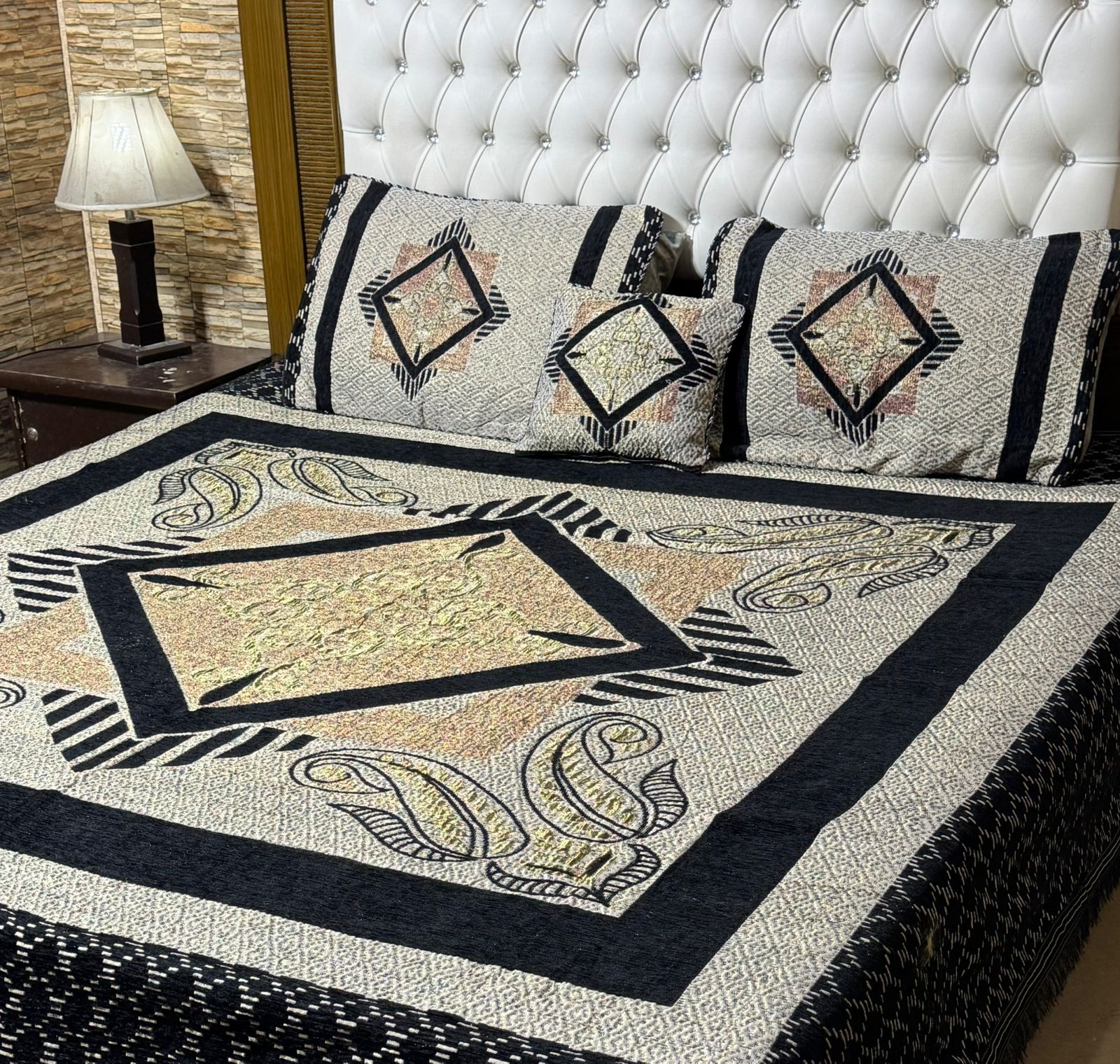 4Pc Velvet Jaquard Bedsheet (Ds No 1017)