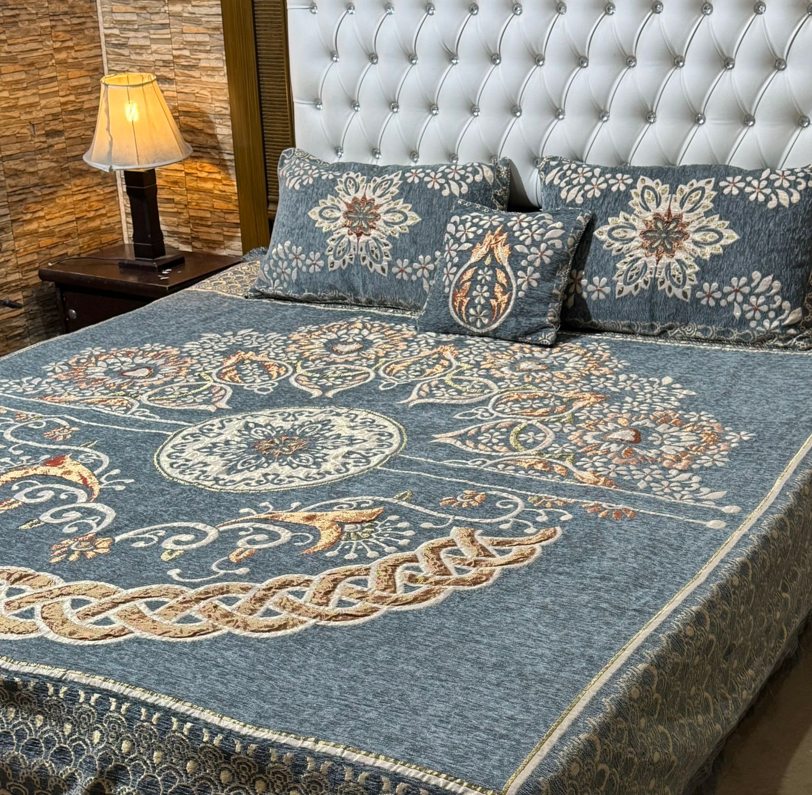 4Pc Velvet Jaquard Bedsheet (Ds No 1028)