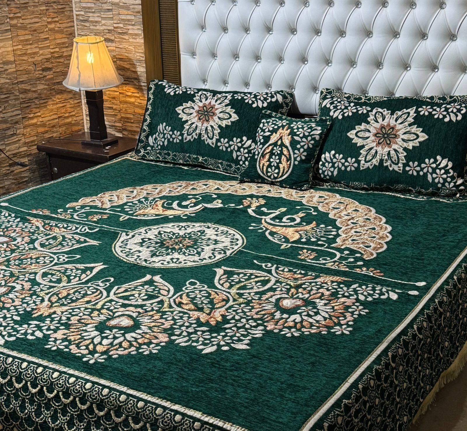 4Pc Velvet Jaquard Bedsheet (Ds No 1034)