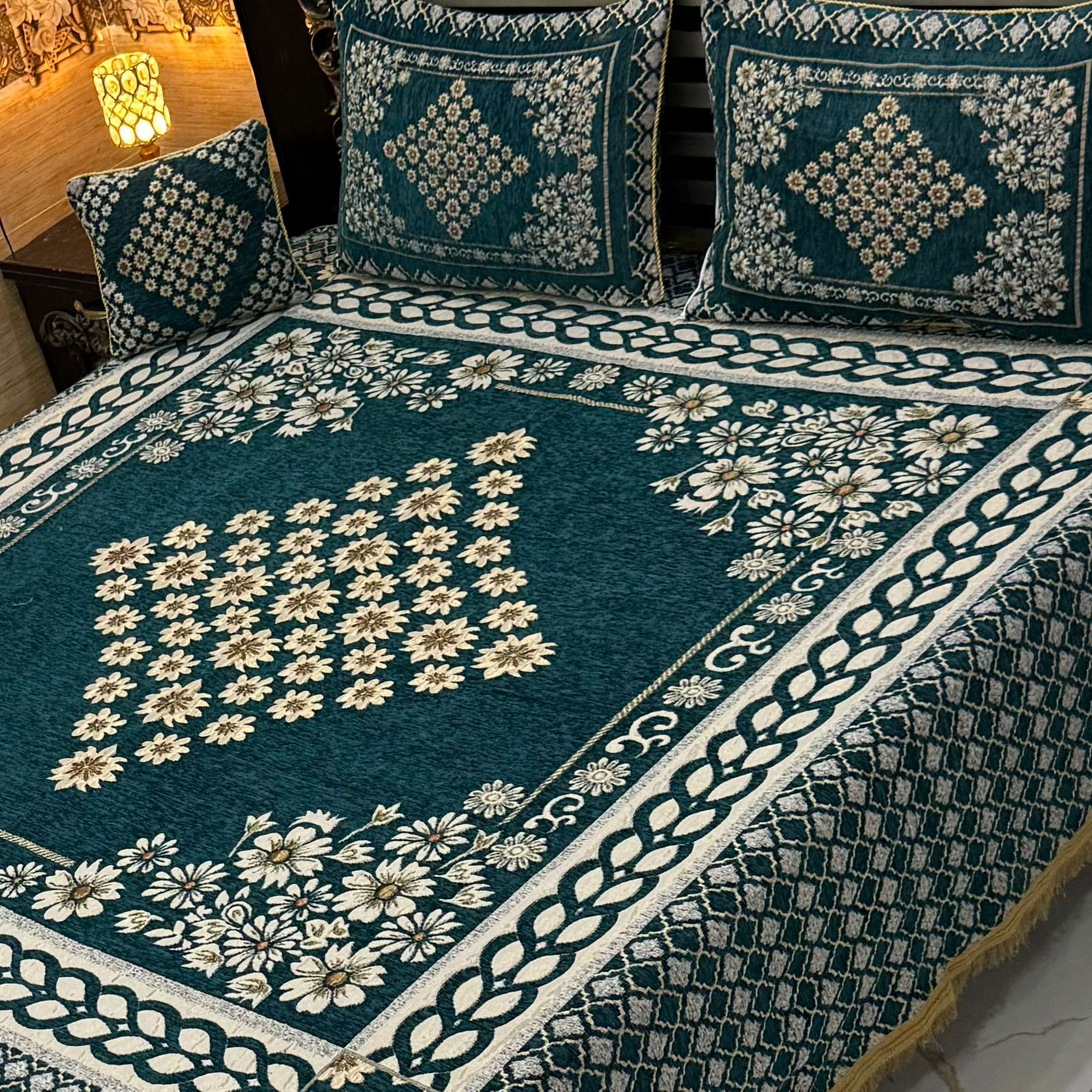 4Pc Velvet Jaquard Bedsheet (Ds No 1045)