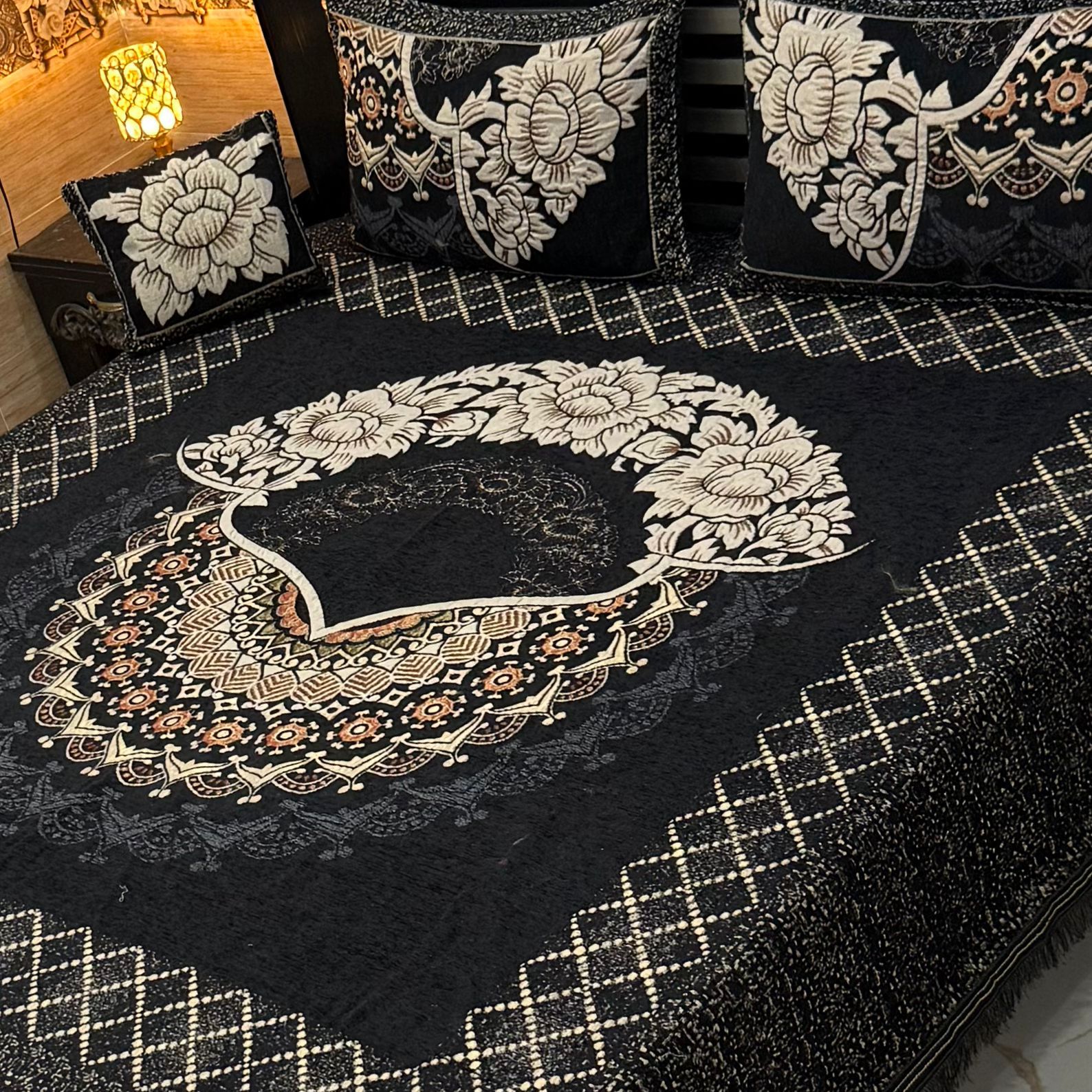 4Pc Velvet Jaquard Bedsheet (Ds No 1061)