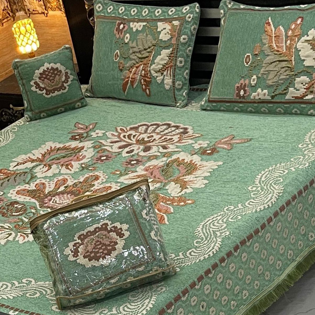 4Pc Velvet Jaquard Bedsheet (Ds No 1066)