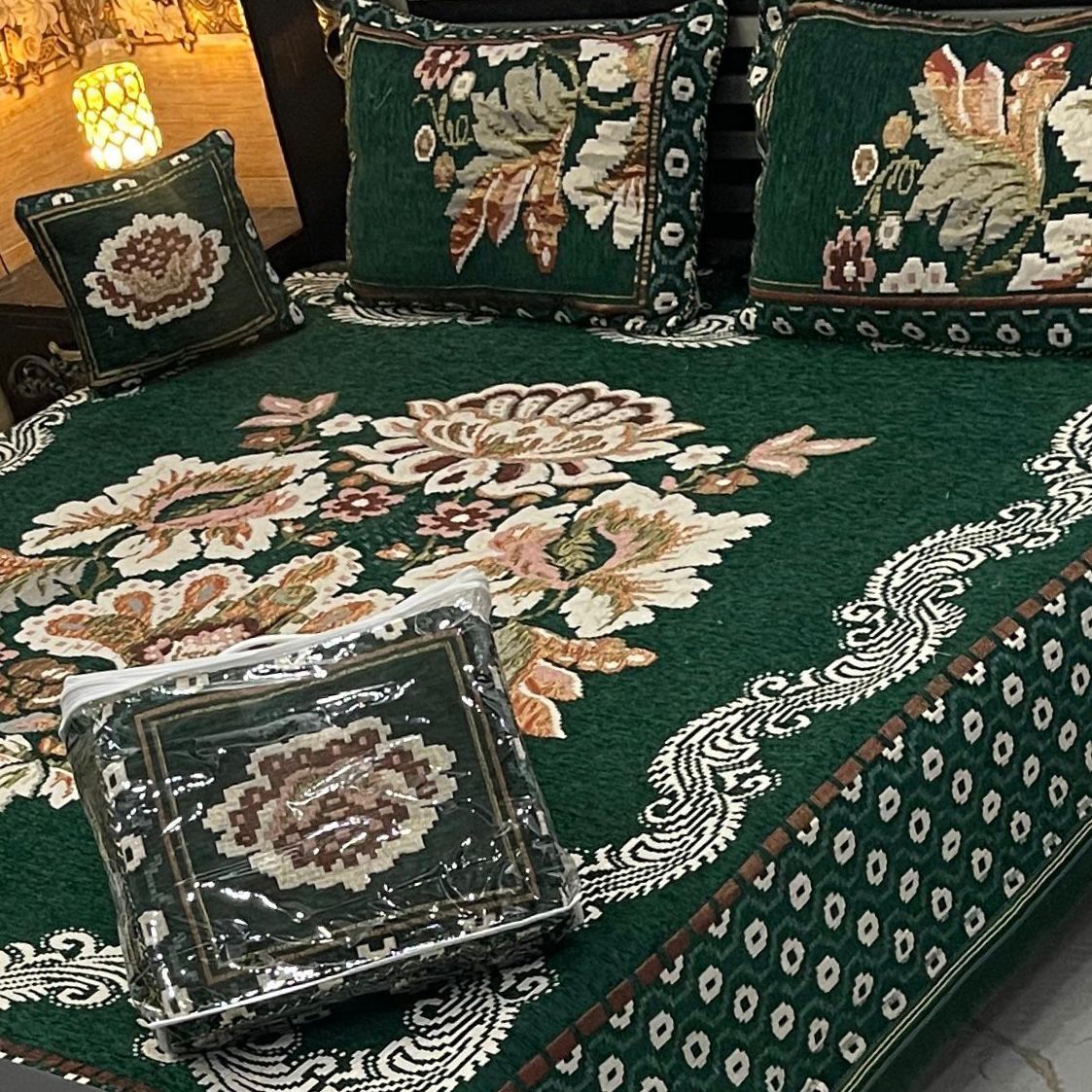 4Pc Velvet Jaquard Bedsheet (Ds No 1063)