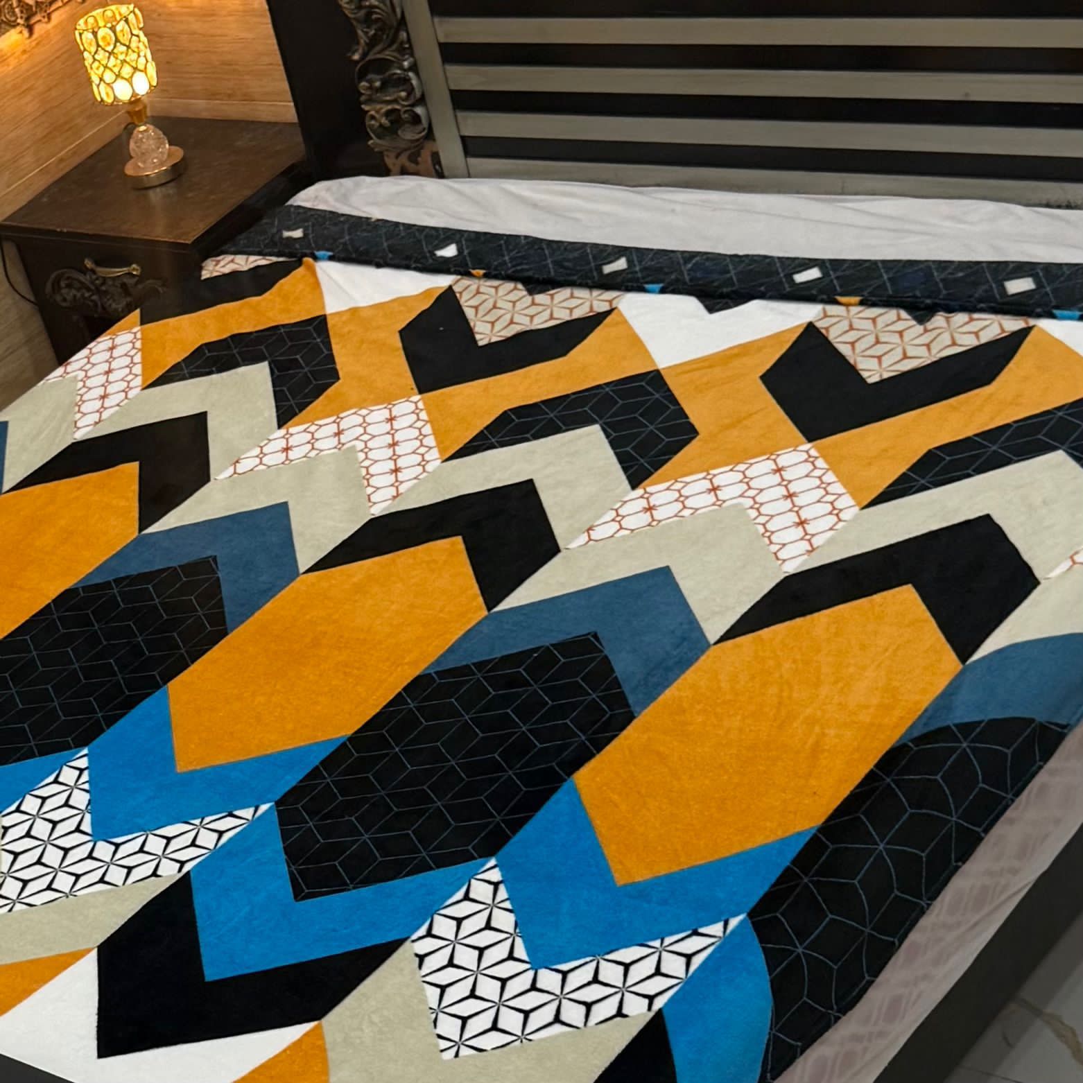 Luxury Summer AC  Blanket(Multi Zik Zac)