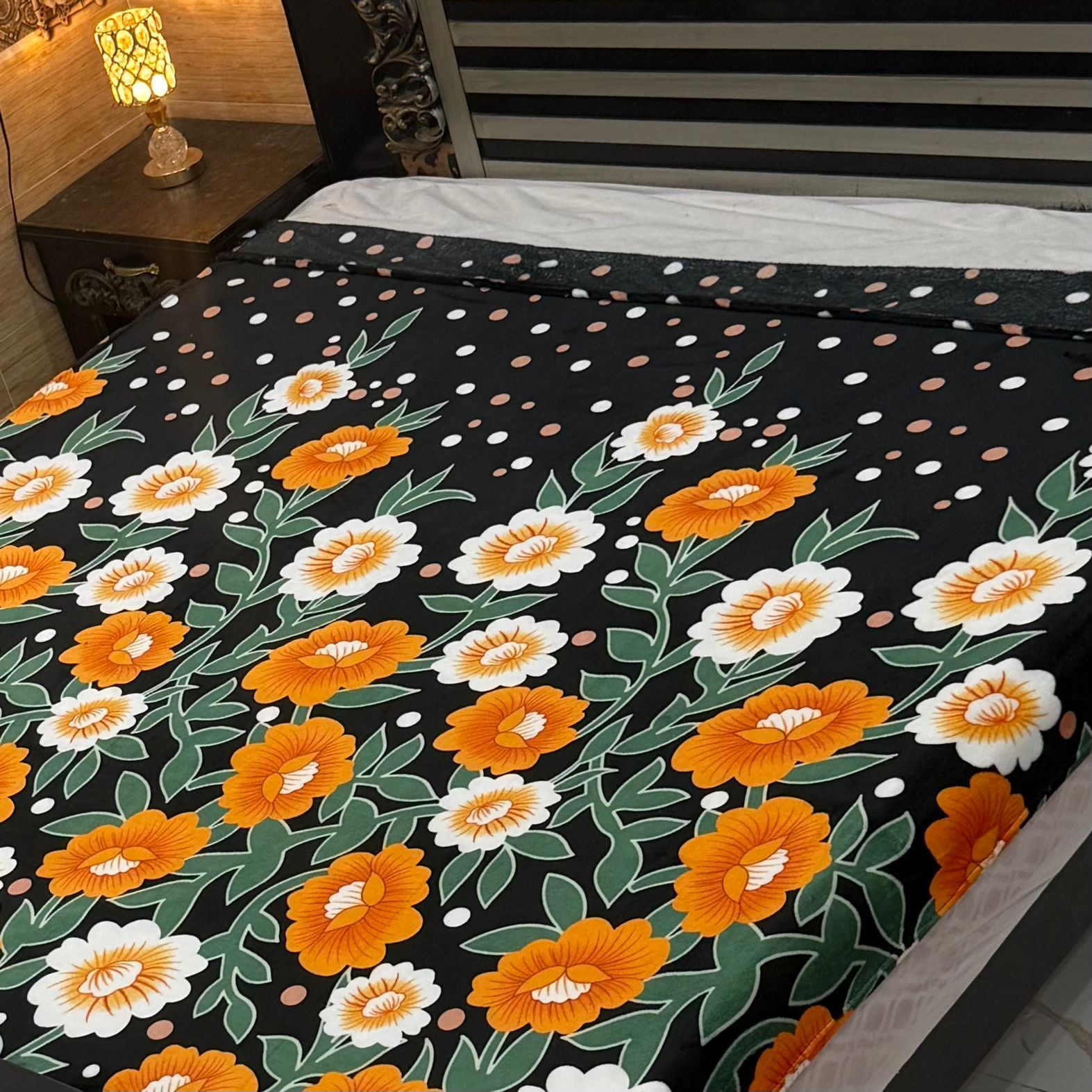 Luxury Summer AC  Blanket(Black White Flower)